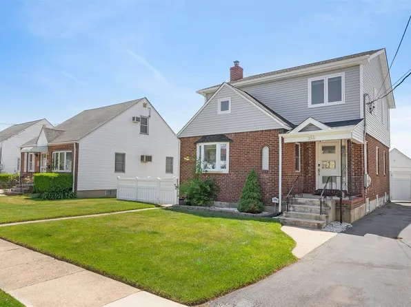 255 Frank Avenue, North Hempstead, NY 11501