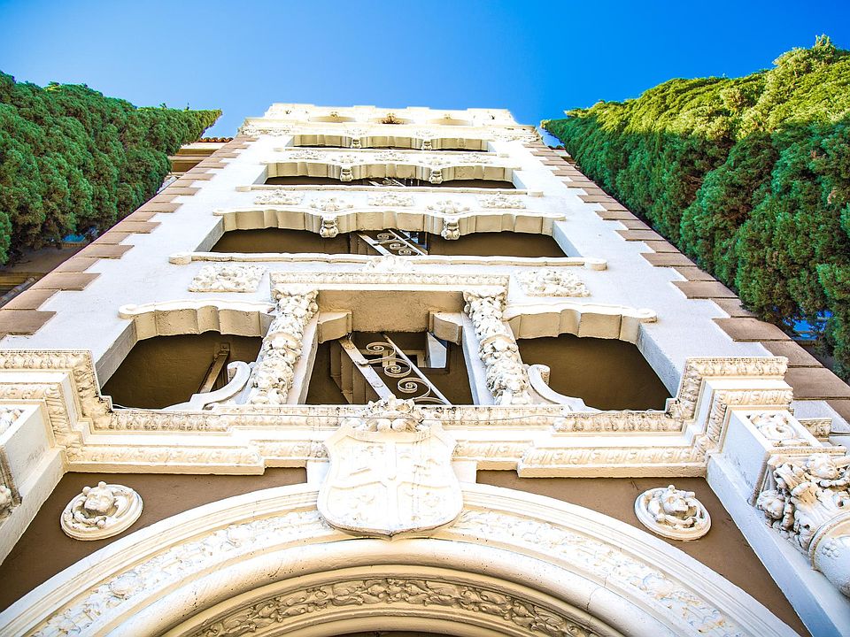 La Leyenda Apartments