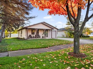 802 Lilac Ln, Joliet, IL 60435