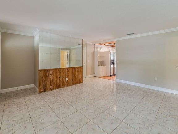 5th image of 523 E Foothill Way