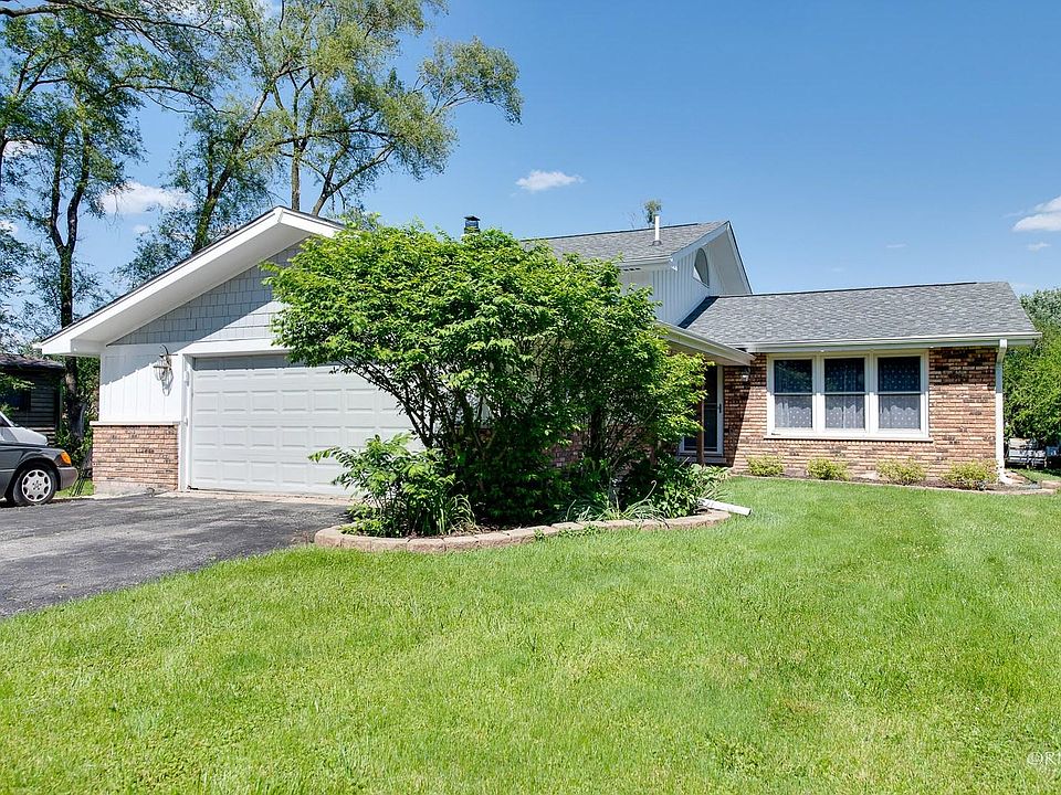1st image of 1439 Algonquin Dr