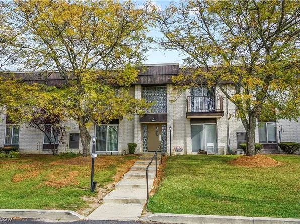 8455 N Akins Rd APT 201, North Royalton, OH 44133