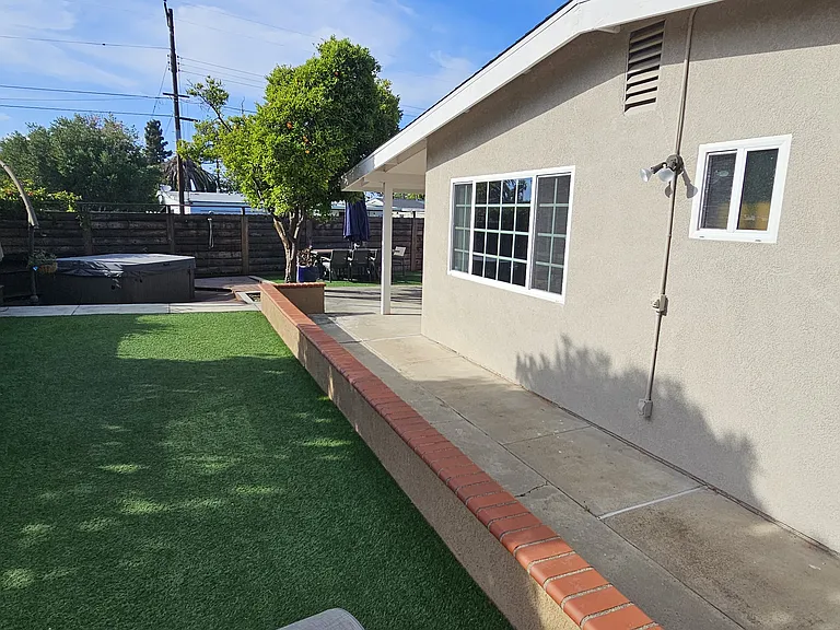 2494 Larrabee Pl — Photo 25