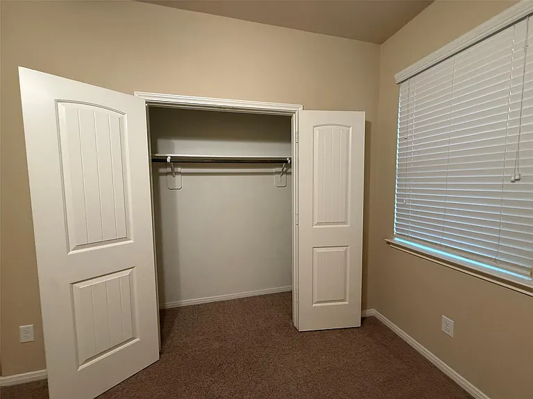 24311 Piazza Dr — Photo 6