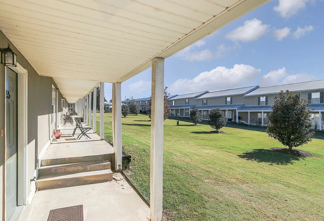 2 bed, 2.5 bath, 1110 sqft, $1,600 — Photo 1