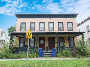 98-100 N Champlain St, Burlington, VT 05401