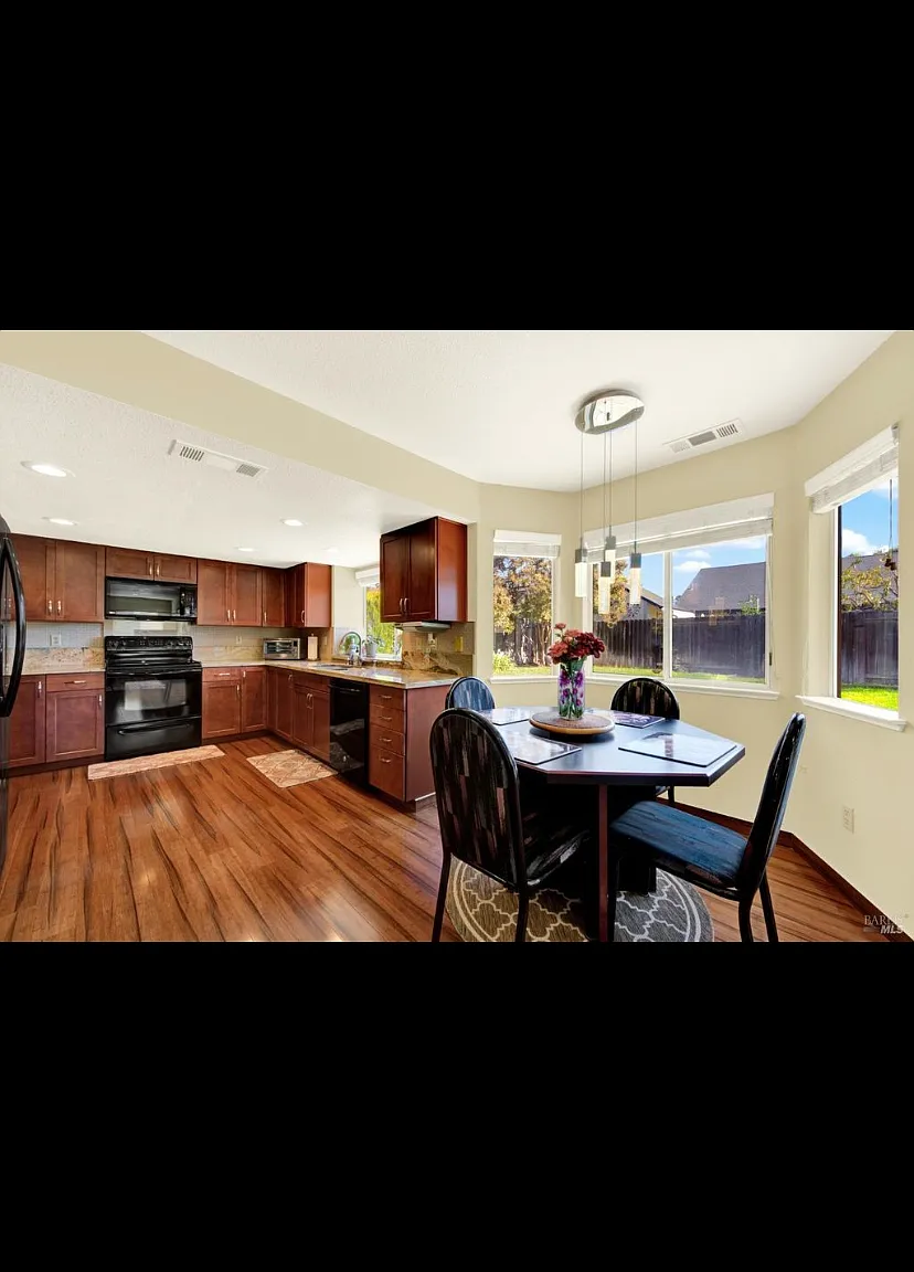 4 bed, 1757 sqft, $3,500 — Photo 4
