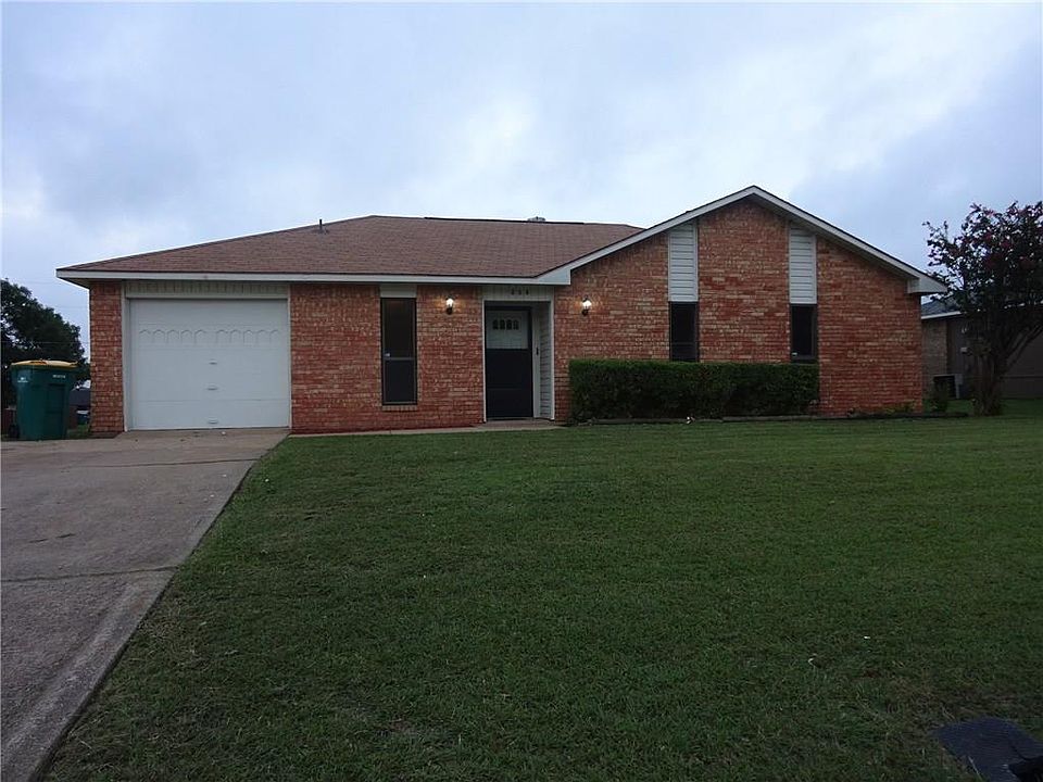 1st image of 216 Apache Dr