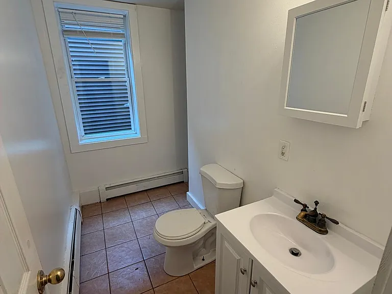 104-106 Beech St #1L — Photo 4