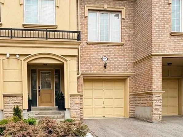 1250 Saint Martins Dr #108, Pickering, ON L1W 0A2