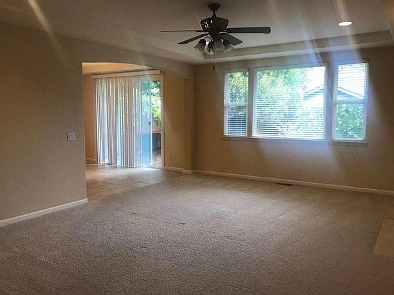 3rd image of 7976 Creekside Dr