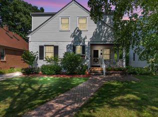 5030 N Kent Ave, Whitefish Bay, WI 53217
