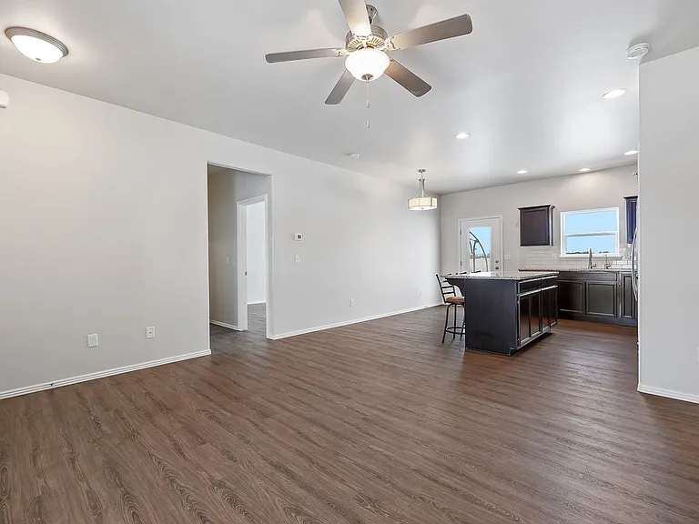 397 Marjorie St — Photo 10
