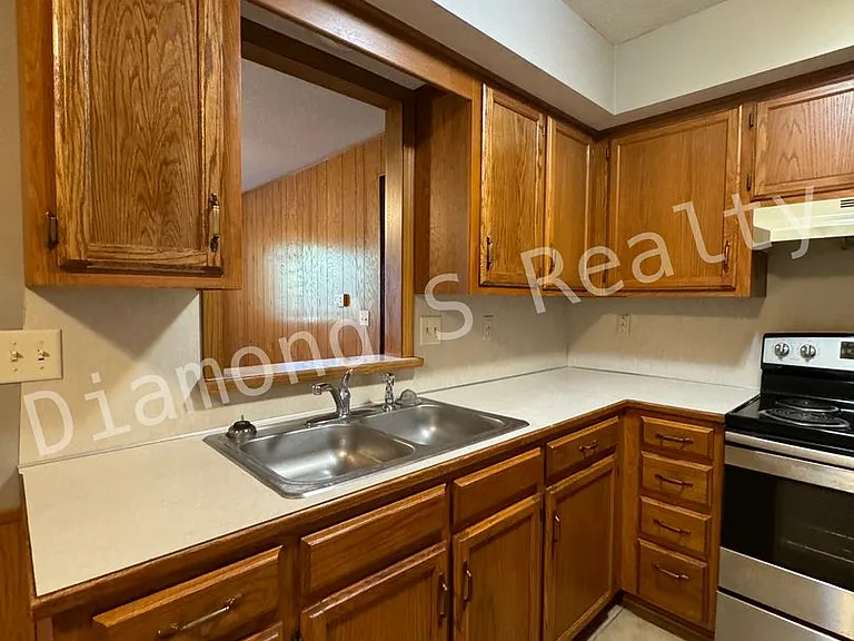 Fogle Apartments — Photo 8