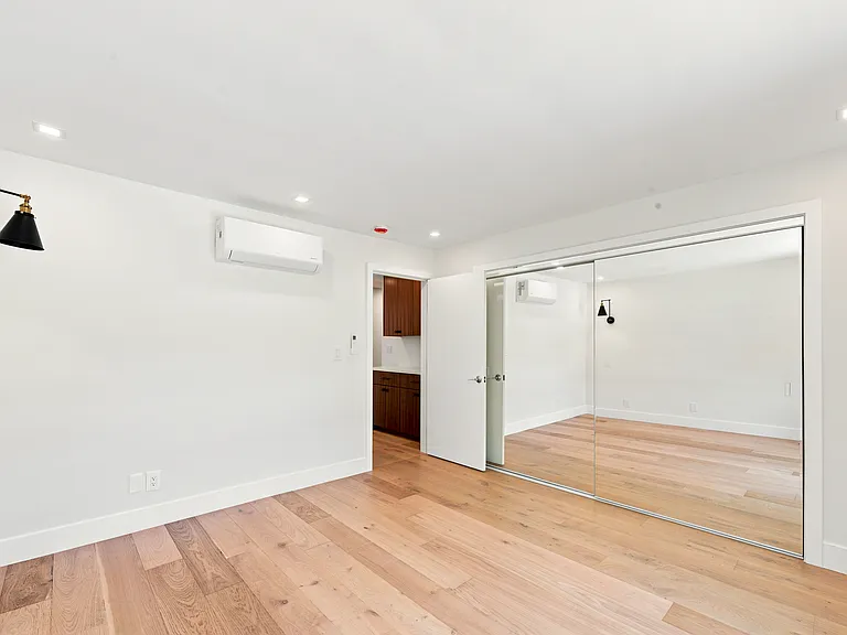1228 Euclid St #1 — Photo 9