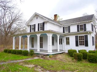 4 Lime Rock Holw, Lakeville, CT 06039