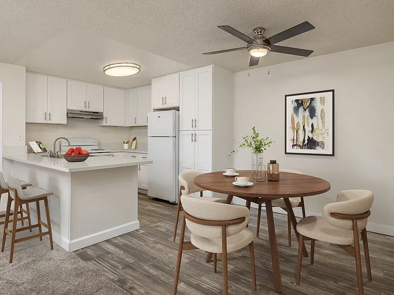 Woodbridge Apartments — Photo 9