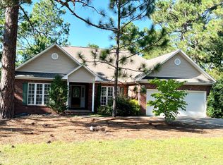 33 Hampshire Ln, Pinehurst, NC 28374