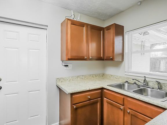 5th image of 5328 Windermere Dr
