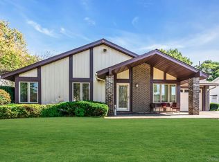 36 Summerwood Rd, Holbrook, NY 11741