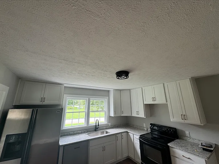 1166 N Cherokee Rd — Photo 3