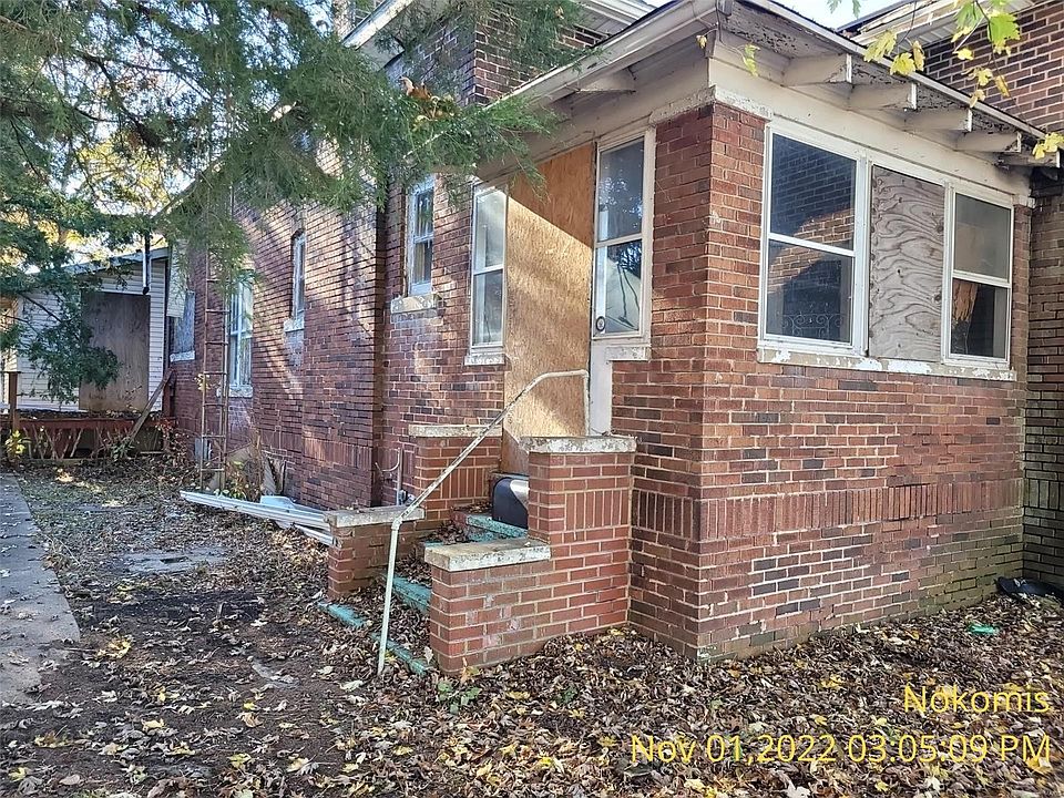 114 S Pine St, Nokomis, IL 62075 MLS 23043792 Zillow