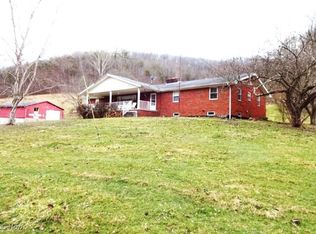 78 Blown Timber Rd, Newton, WV 25266