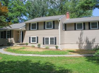 1 Rustic Ln, Malvern, PA 19355