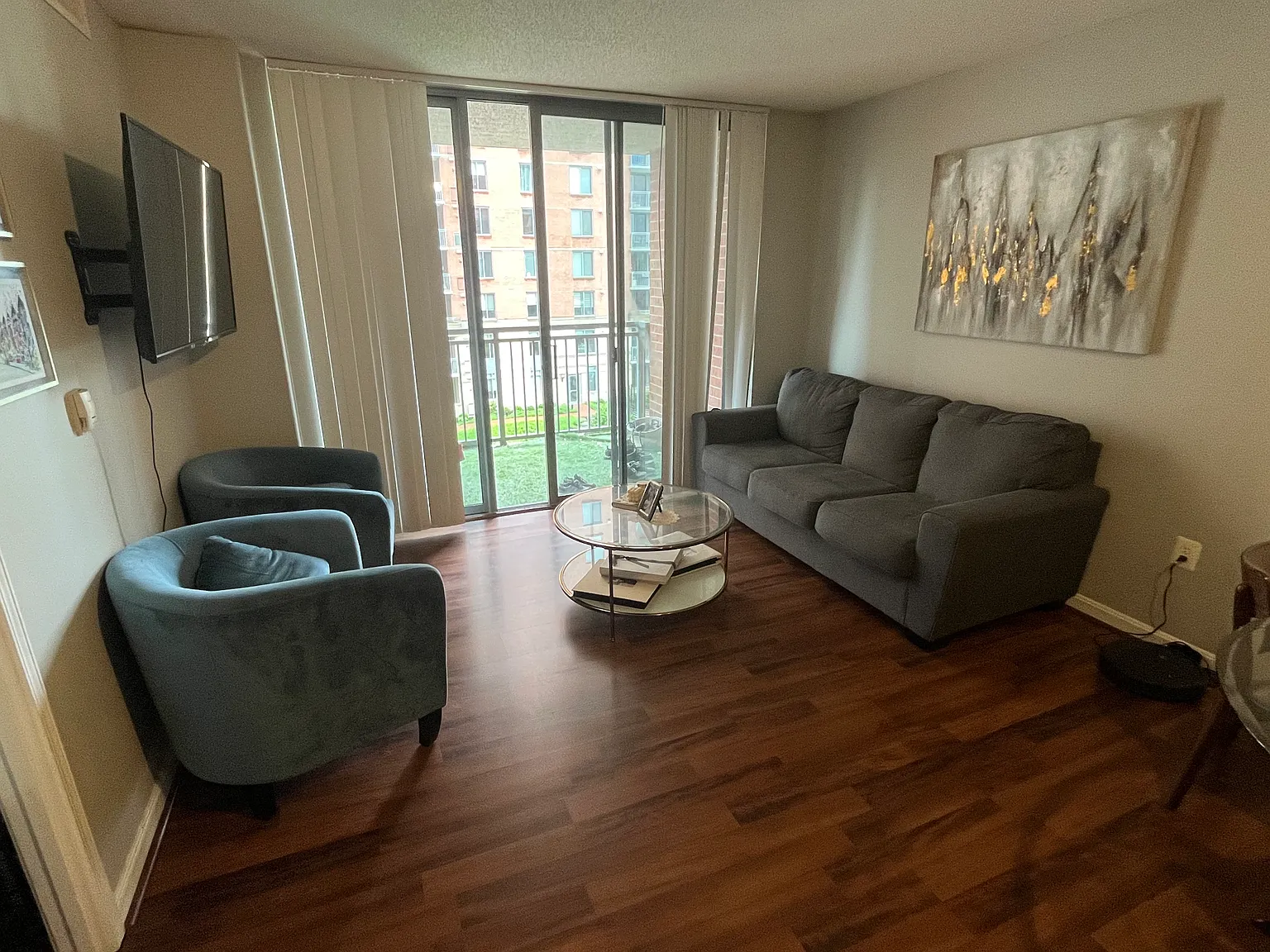 1 bed, 796 sqft, $2,100 — Photo 1