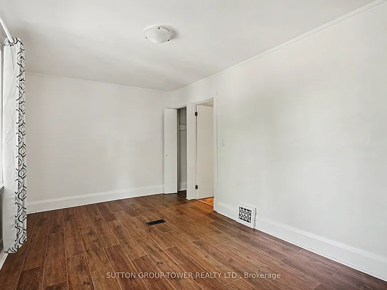 118 Castlefield Ave — Photo 19