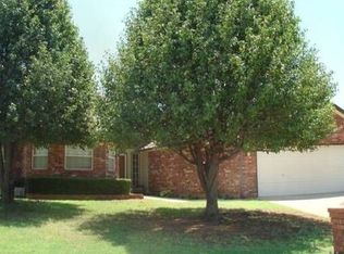 10520 Quail Run Rd, Midwest City, OK 73130