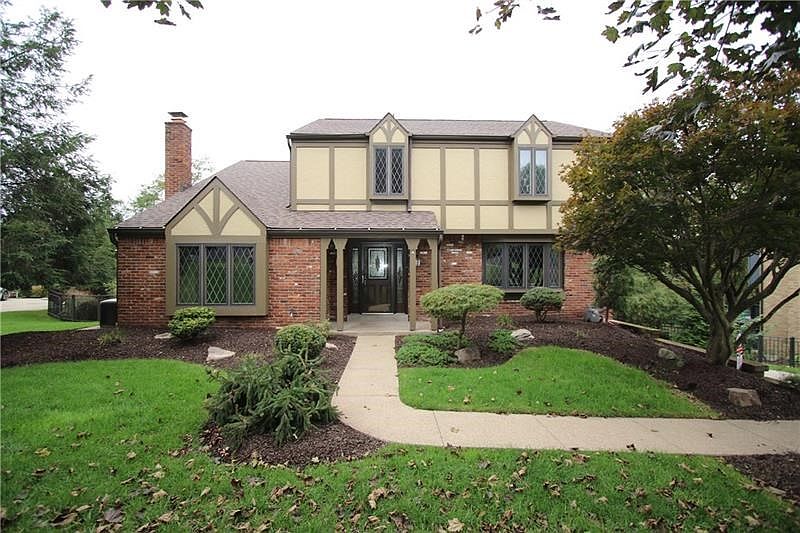 1st image of 238 Oak Entrance Dr
