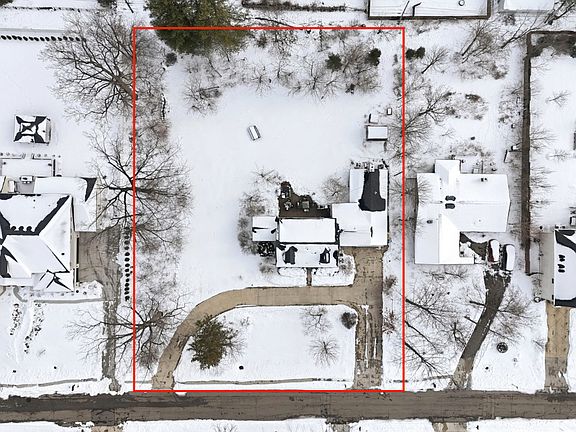 3rd image of 1025 Oswego Rd