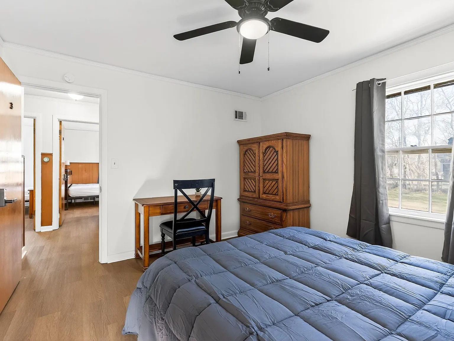 4 bed, 3.0 bath, 2022 sqft, $810 — Photo 2