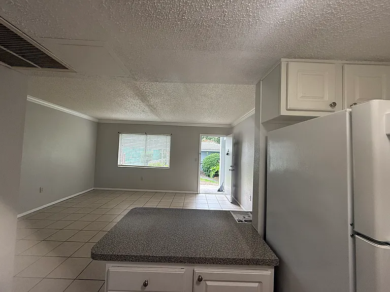 133 Oyster Bay Cir #150 — Photo 4