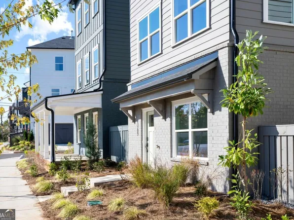 369 Kings Lndg, Hapeville, GA 30354