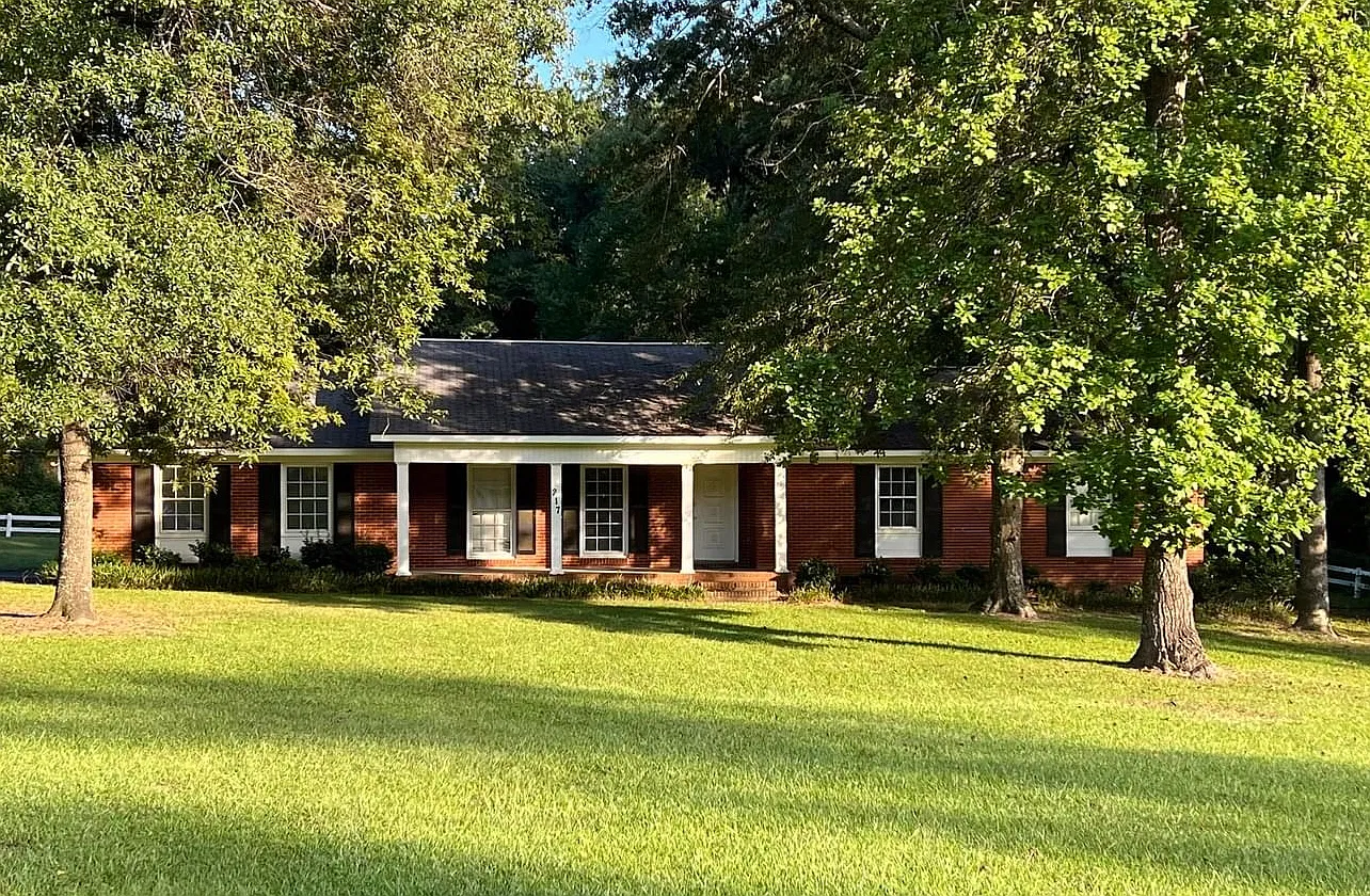 3 bed, 1708 sqft, $1,800 — Photo 2