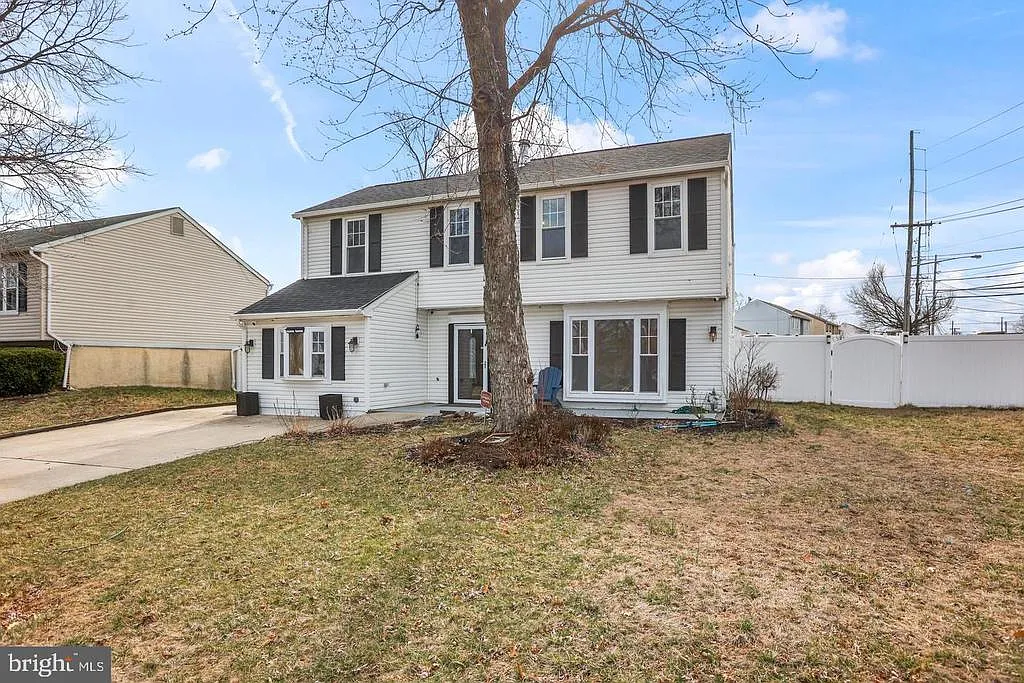4 bed, 2.5 bath, 1872 sqft, $3,350 — Photo 3