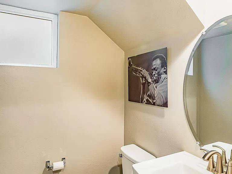864 E Park Modern Dr — Photo 14
