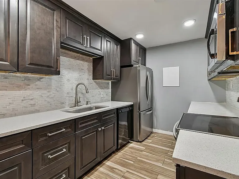 1695 Lee Road E215 — Photo 2