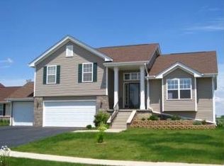 3763 Northline Dr, Rockford, IL 61101