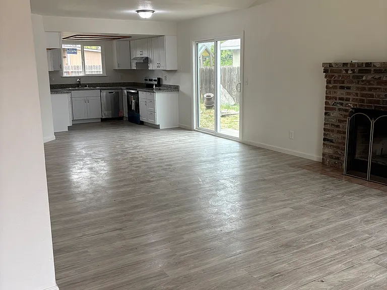 28260 Posey Ave — Photo 6