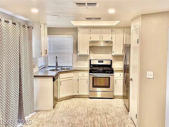 4th image of 628 Thornewood Pl