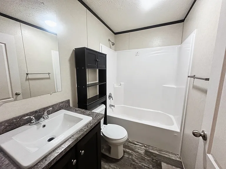 381 Laird St — Photo 5