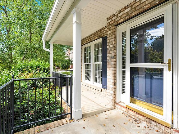 2nd image of 2055 Solway Ln