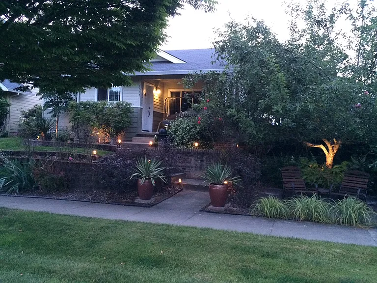 1007 E Foothills Dr #2 — Photo 2
