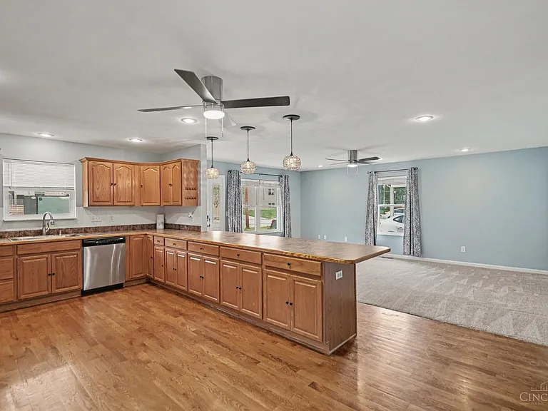 17 Washington Ave — Photo 7