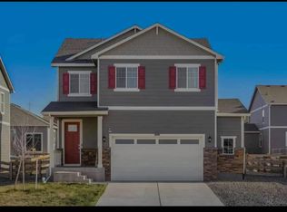 45810 Laceleaf Dr, Bennett, CO 80102