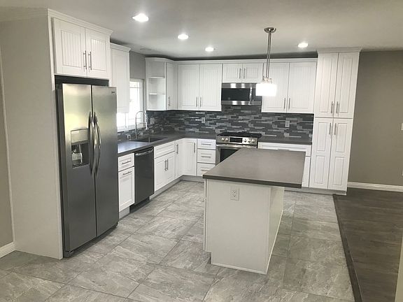 2nd image of 5537 Fontaine St