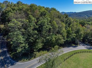 222 Knoll Ct, Banner Elk, NC 28604